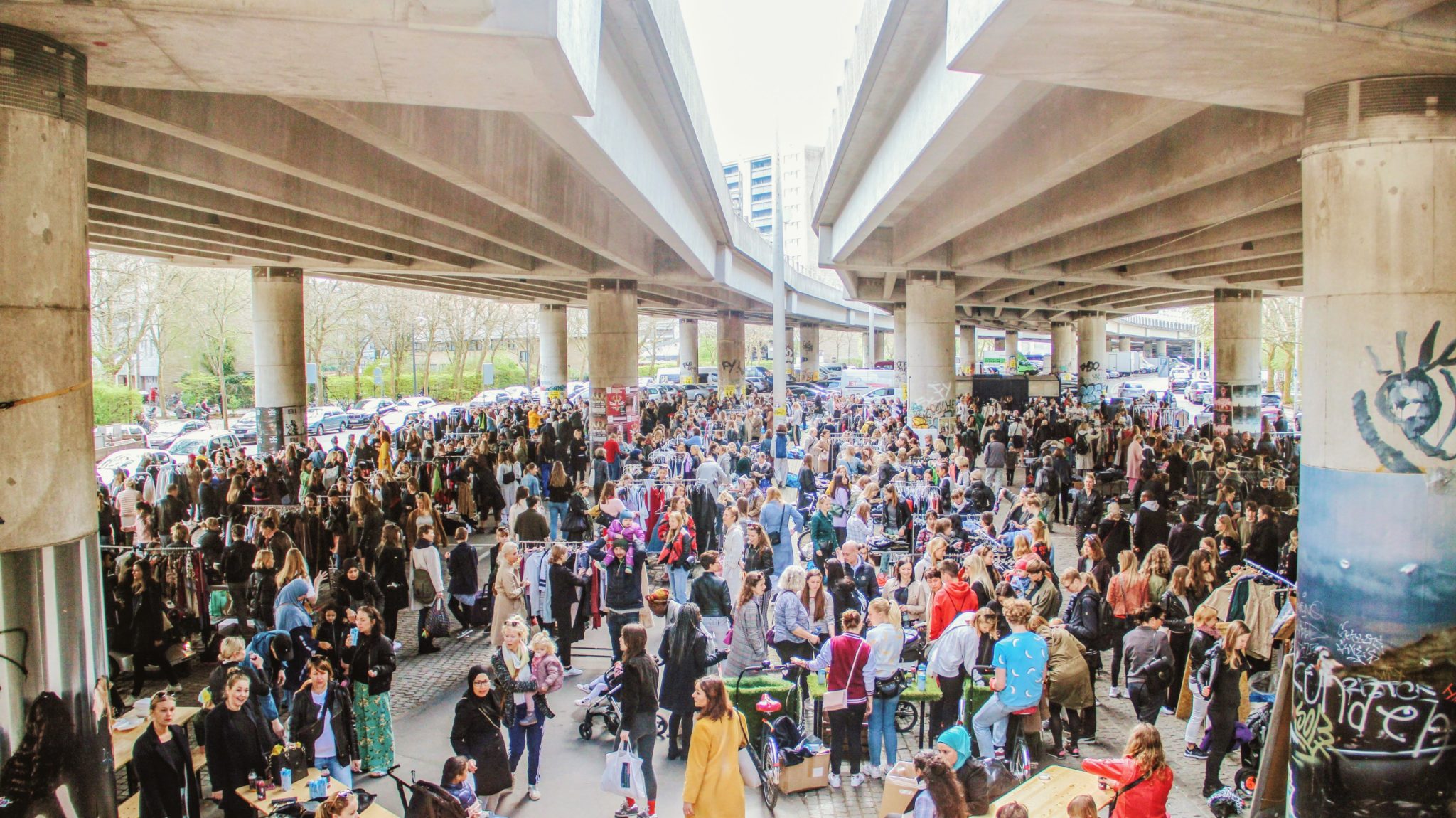 Veras Marked, Karoline Hill